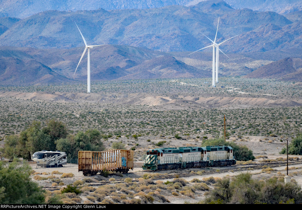 TTZX 86488, STBX 4500, 4504, 4501 all seemingly left for dead, the Centerbeam flat and 4500 show signs of wrecking together